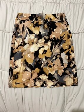 Cato Floral Pencil Skirt in Black, Tan and Cream